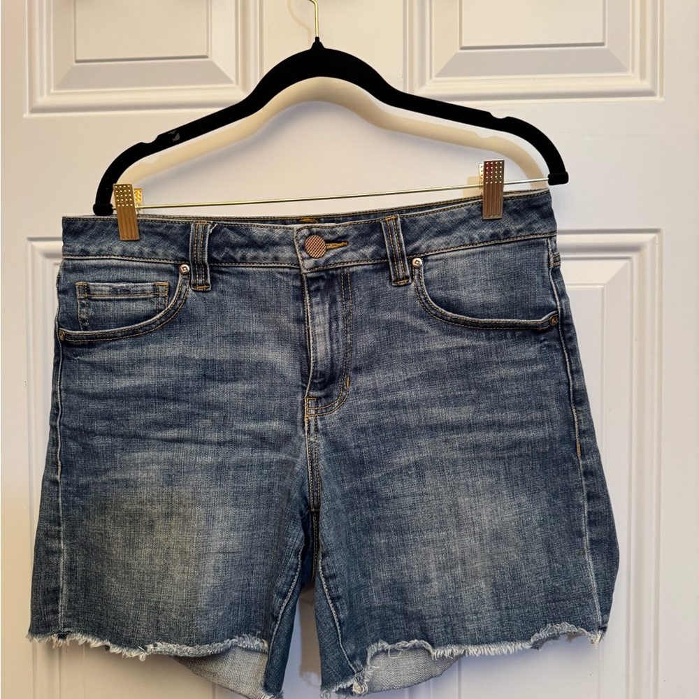 CABI Blue Jean Shorts Mid-Thigh Cut-Off